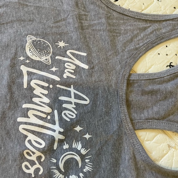 “Limitless” Active Tank - Picture 2 of 3